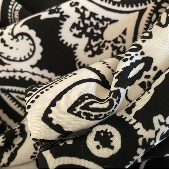 Women’s Monroe & Main Black and White Patterned Dress Size Large - Picture 6 of 6